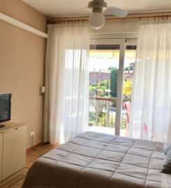 B & B JOLLY APARTMENTS